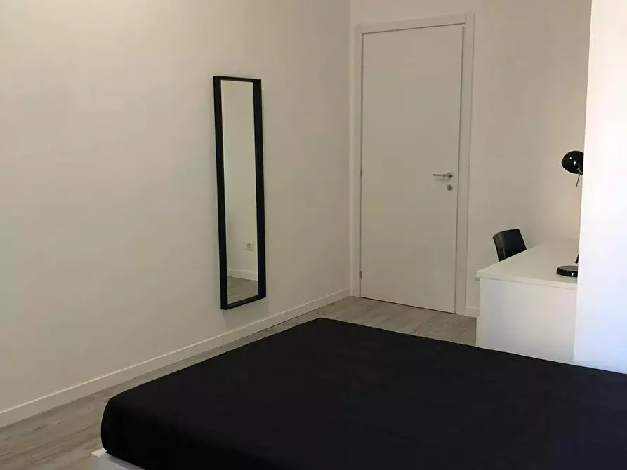 Immagine 3 di Camera in affitto  in Via Louis Pasteur a Milano