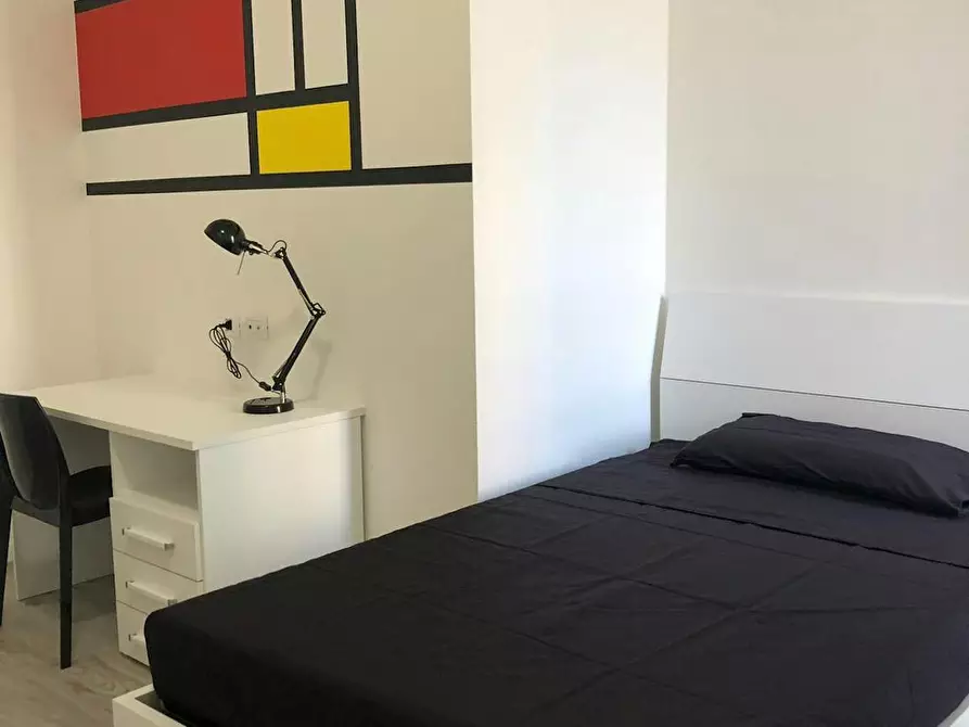 Immagine 1 di Camera in affitto  in Via Louis Pasteur a Milano