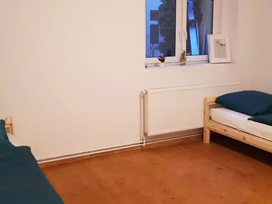 Immagine 1 di Camera condivisa in affitto  in Emdenzeile a Berlin