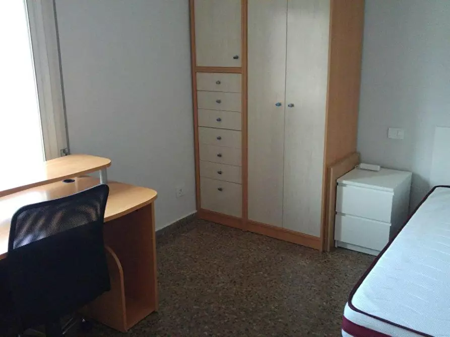 Immagine 2 di Camera in affitto  in Calle Colegiata de Bolea a Zaragoza