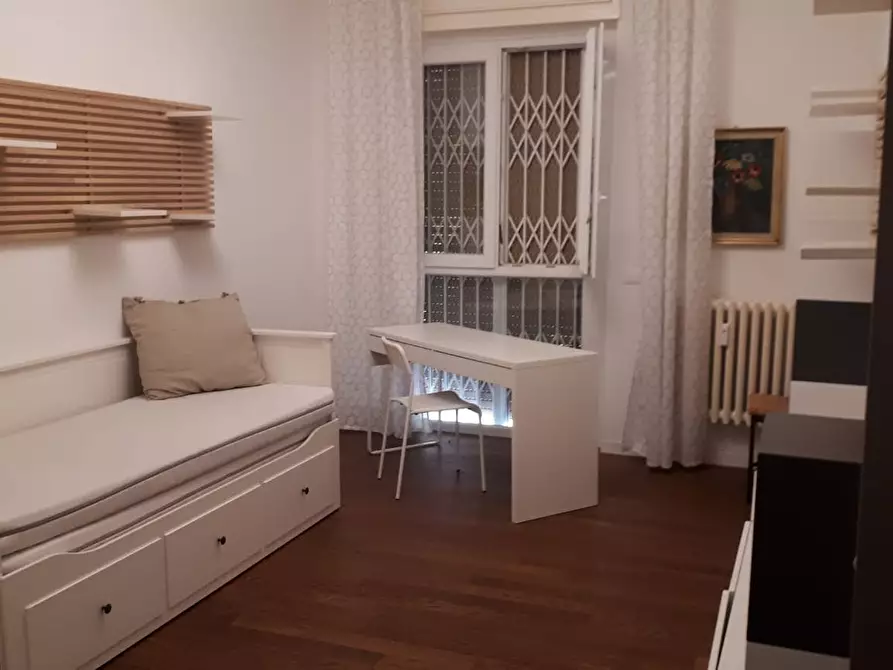 Immagine 2 di Camera in affitto  in Via Francesco Primaticcio a Milano