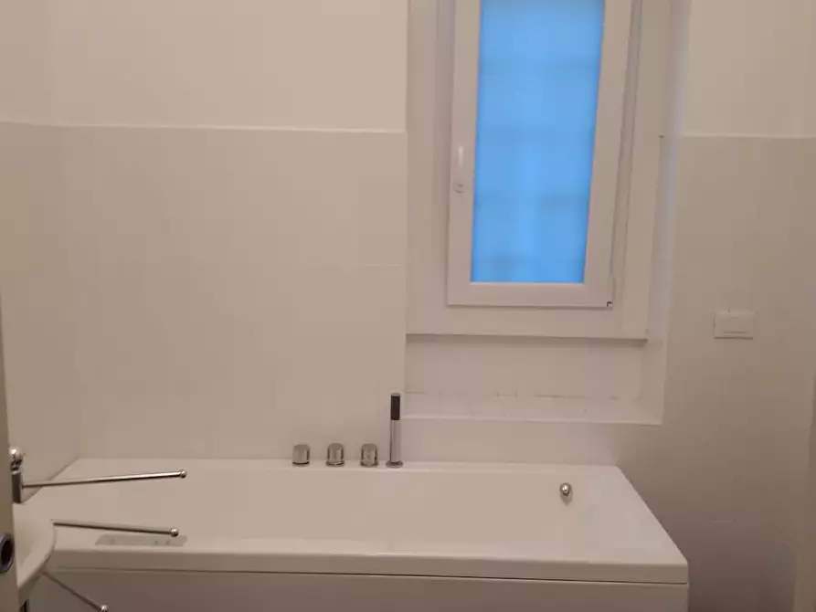 Immagine 5 di Camera in affitto  in Via Francesco Primaticcio a Milano