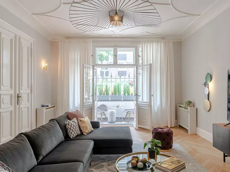 Immagine 1 di Appartamento in affitto  in Mommsenstraße a Berlin