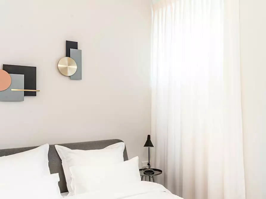 Immagine 5 di Appartamento in affitto  in Mommsenstraße a Berlin