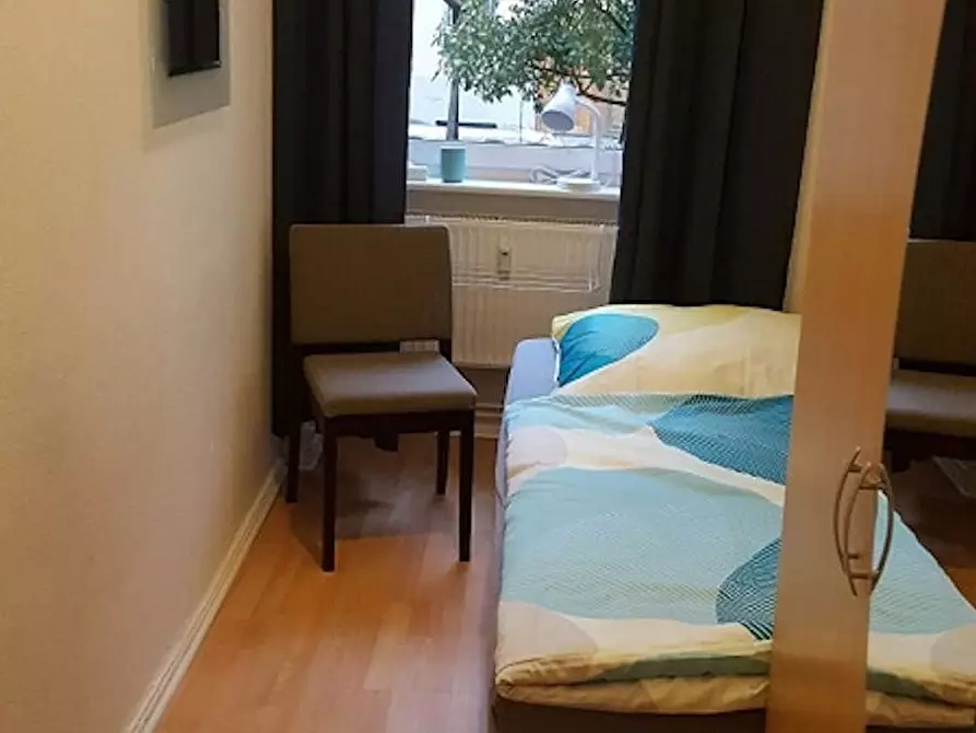 Immagine 4 di Camera in affitto  in Thulestraße a Berlin