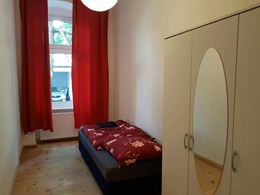 Immagine 1 di Camera in affitto  in Hauptstraße a Berlin