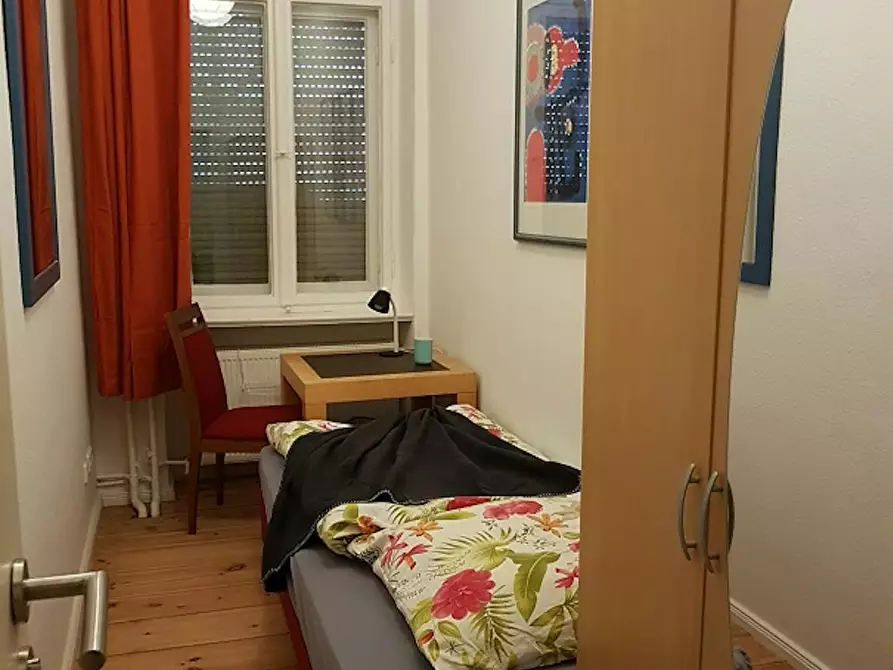 Immagine 1 di Camera in affitto  in Meyerheimstraße a Berlin