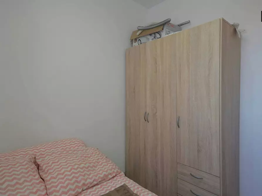 Immagine 6 di Appartamento in affitto  in Calle de la Virgen a Madrid