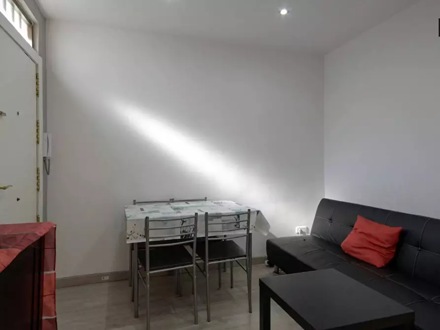 Immagine 4 di Appartamento in affitto  in Calle de la Virgen a Madrid