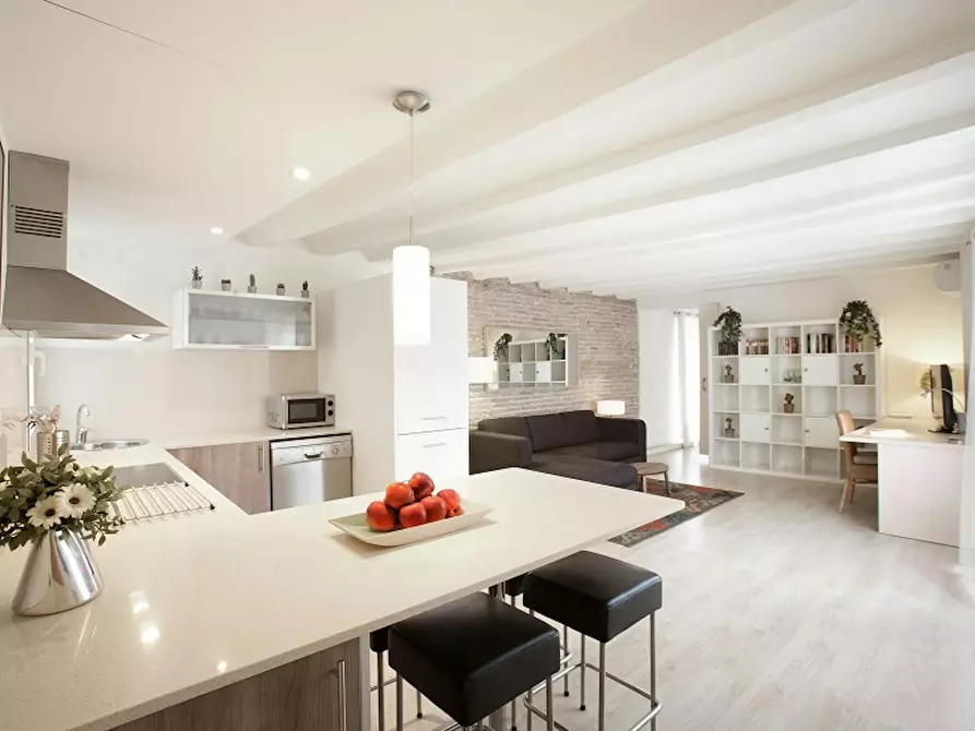 Immagine 2 di Appartamento in affitto  in Carrer de les Trompetes a Barcelona