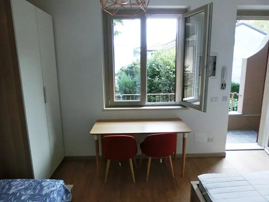Immagine 9 di Camera in affitto  in Via Risorgimento a Cologno Monzese