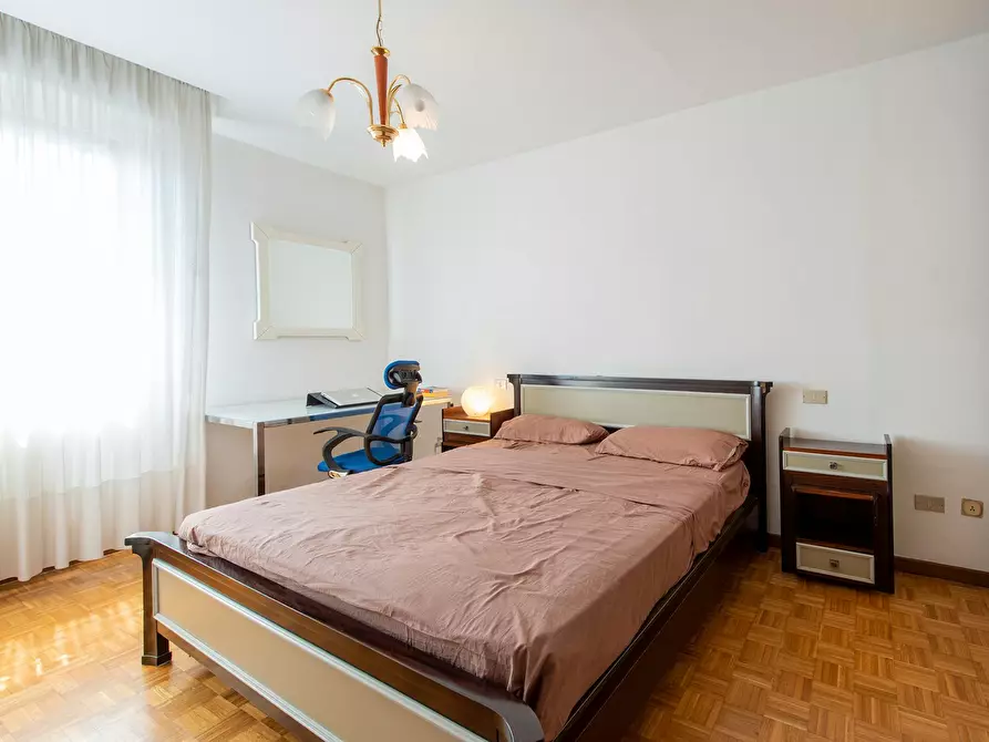 Immagine 1 di Camera in affitto  in Via Empoli a Milano