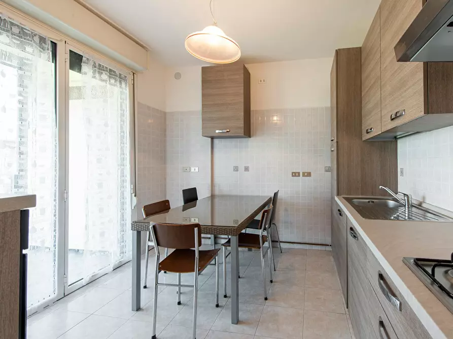 Immagine 2 di Camera in affitto  in Via Empoli a Milano