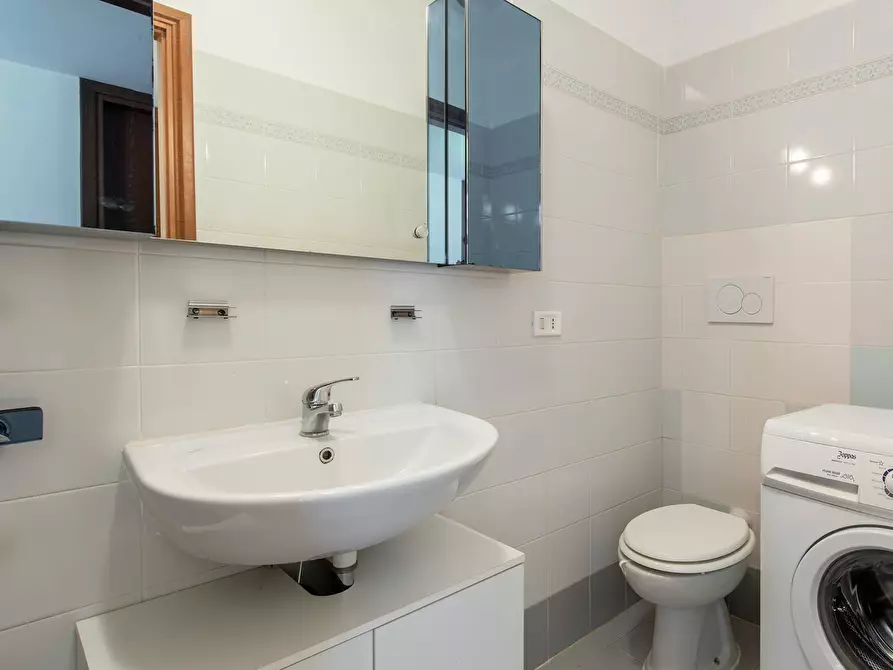 Immagine 4 di Camera in affitto  in Via Empoli a Milano