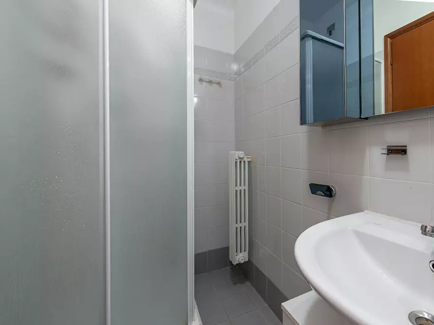 Immagine 5 di Camera in affitto  in Via Empoli a Milano