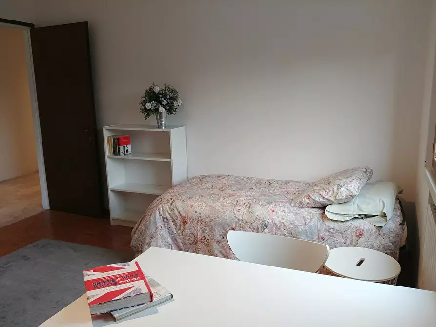 Immagine 2 di Camera condivisa in affitto  in Via Luigi Pellizzo a Padova