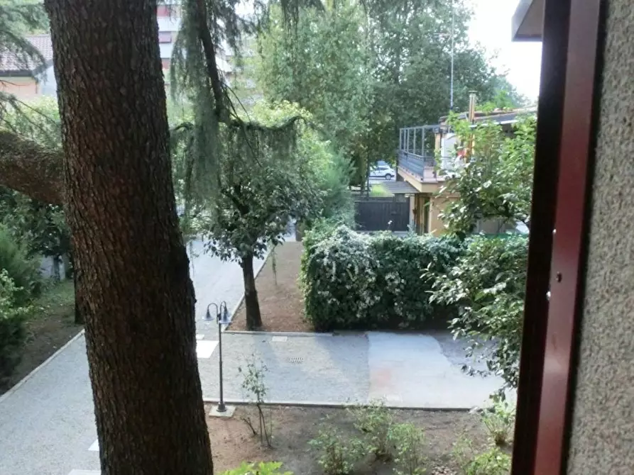 Immagine 5 di Camera in affitto  in Via Risorgimento a Cologno Monzese