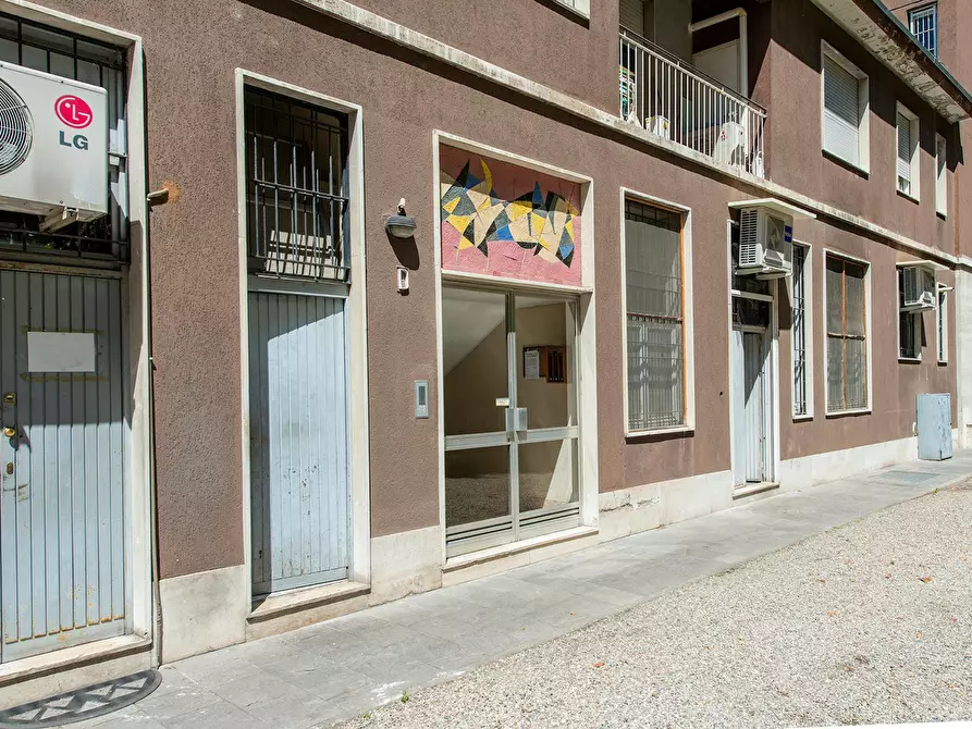 Immagine 9 di Camera in affitto  in Via Giovanni Pezzotti a Milano