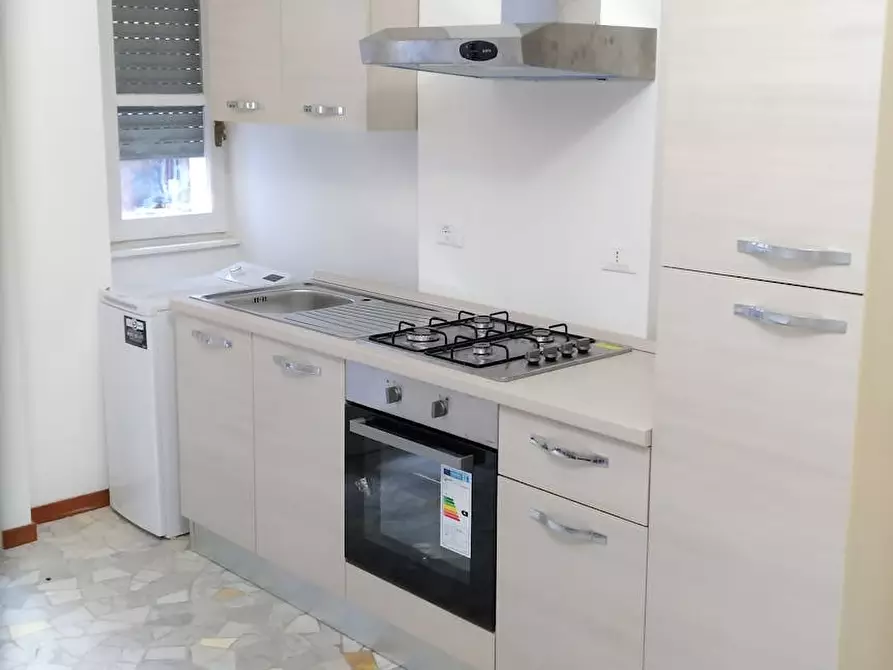 Immagine 9 di Camera in affitto  in Via Giosuè Carducci a Milano