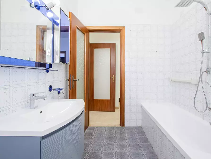 Immagine 6 di Camera in affitto  in Via Savona a Milano