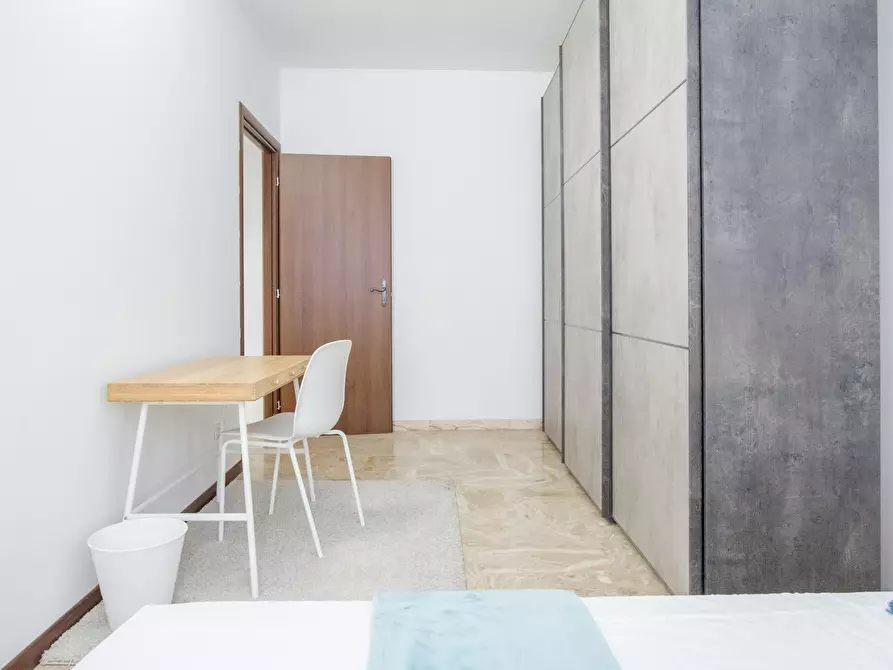 Immagine 3 di Camera in affitto  in Via Savona a Milano