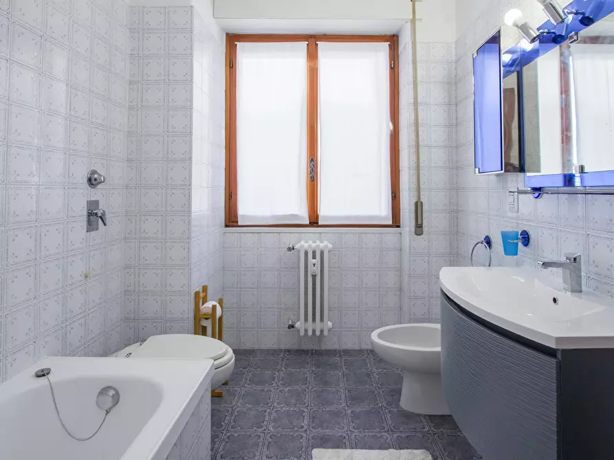 Immagine 5 di Camera in affitto  in Via Savona a Milano