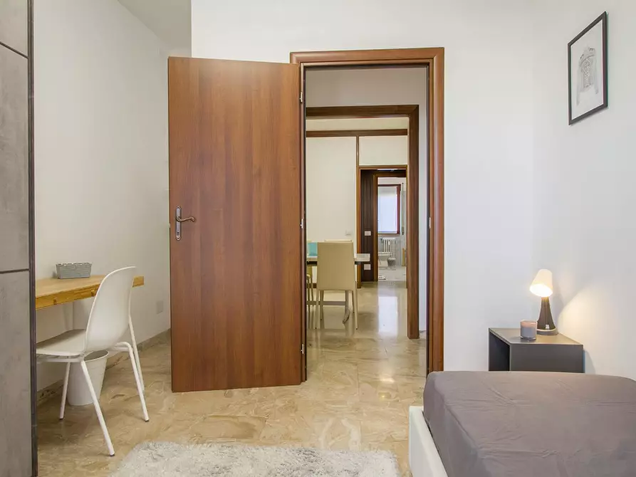 Immagine 3 di Camera in affitto  in Via Savona a Milano