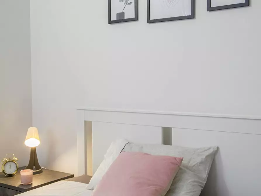 Immagine 3 di Camera in affitto  in Via Savona a Milano