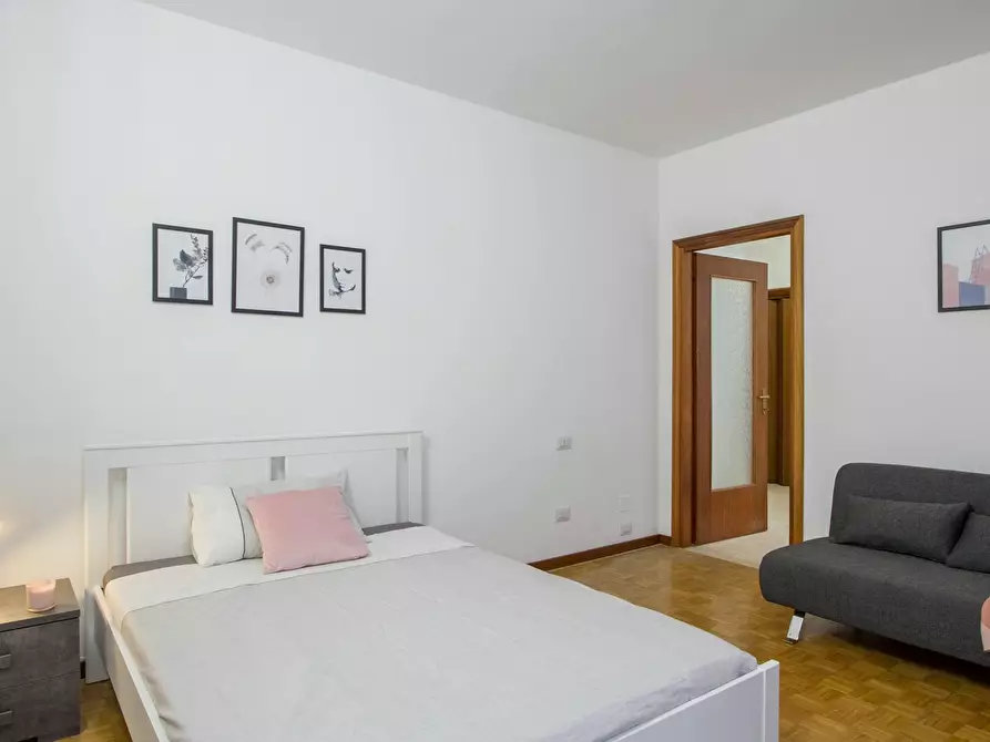 Immagine 5 di Camera in affitto  in Via Savona a Milano