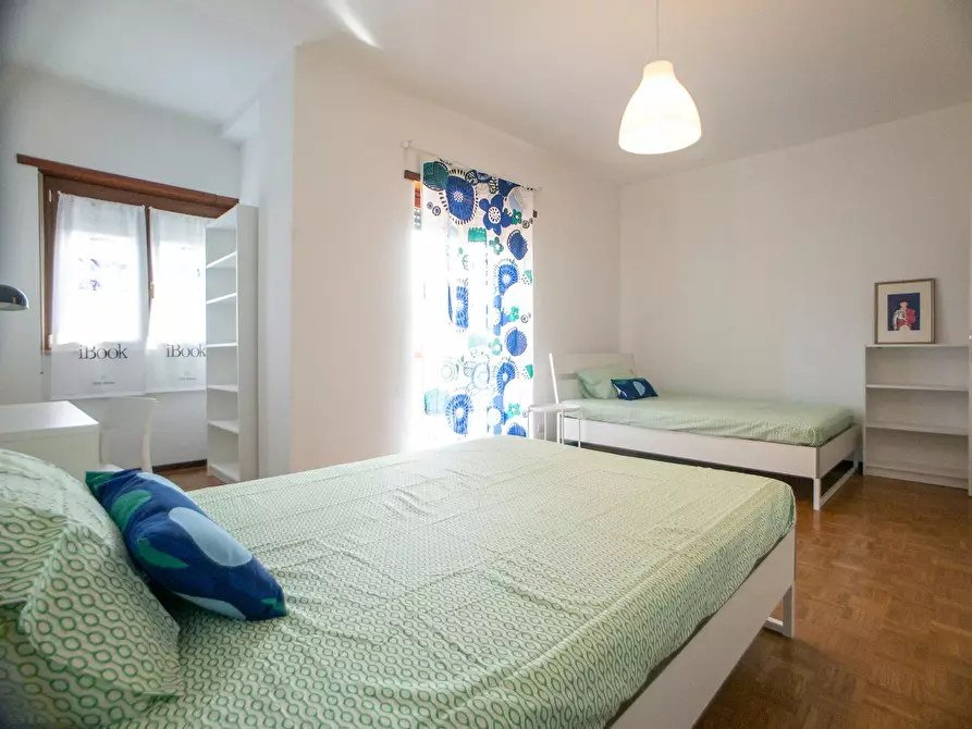 Immagine 2 di Camera condivisa in affitto  in Via Filippo Turati a Cologno Monzese