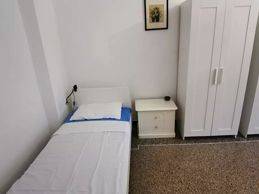 Immagine 7 di Camera condivisa in affitto  in Via Venezia a Genova