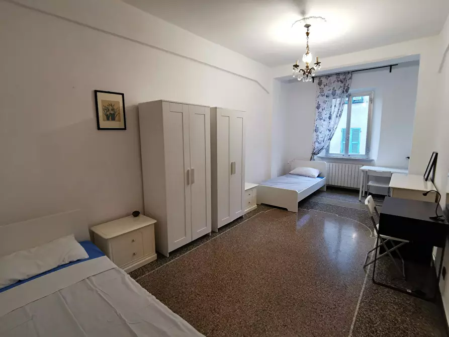 Immagine 3 di Camera condivisa in affitto  in Via Venezia a Genova