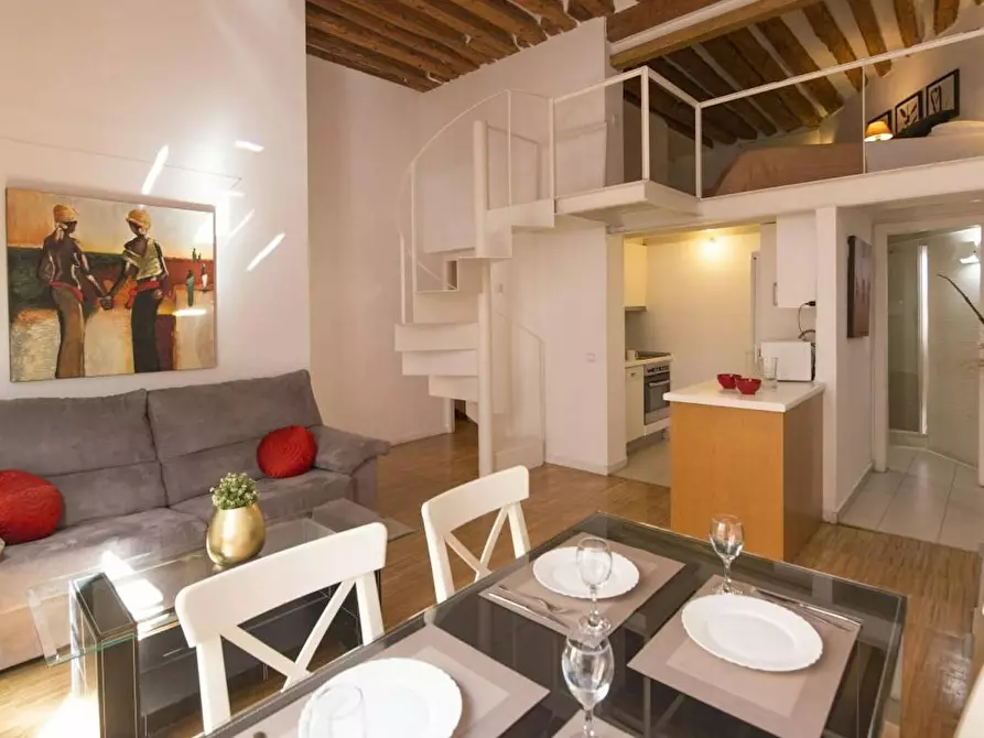 Immagine 1 di Appartamento in affitto  in Calle de Atocha a Madrid