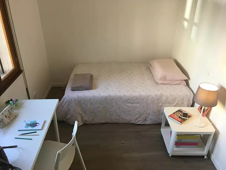 Immagine 2 di Camera in affitto  in Via Federico Confalonieri a Padova