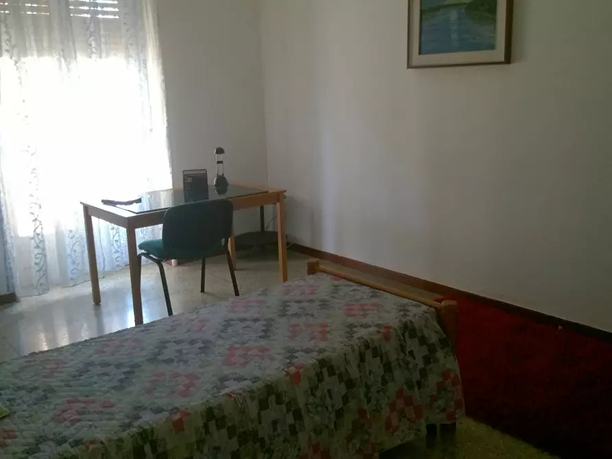 Immagine 1 di Camera in affitto  in Via Carlo Pisacane a Torino