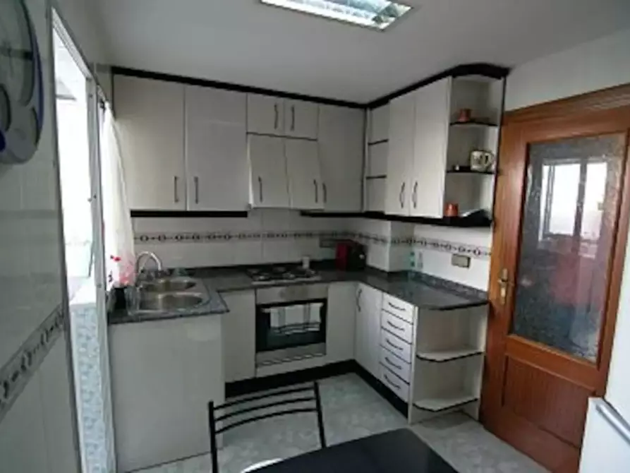 Immagine 4 di Camera in affitto  in Calle Murcia a Alicante/Alacant