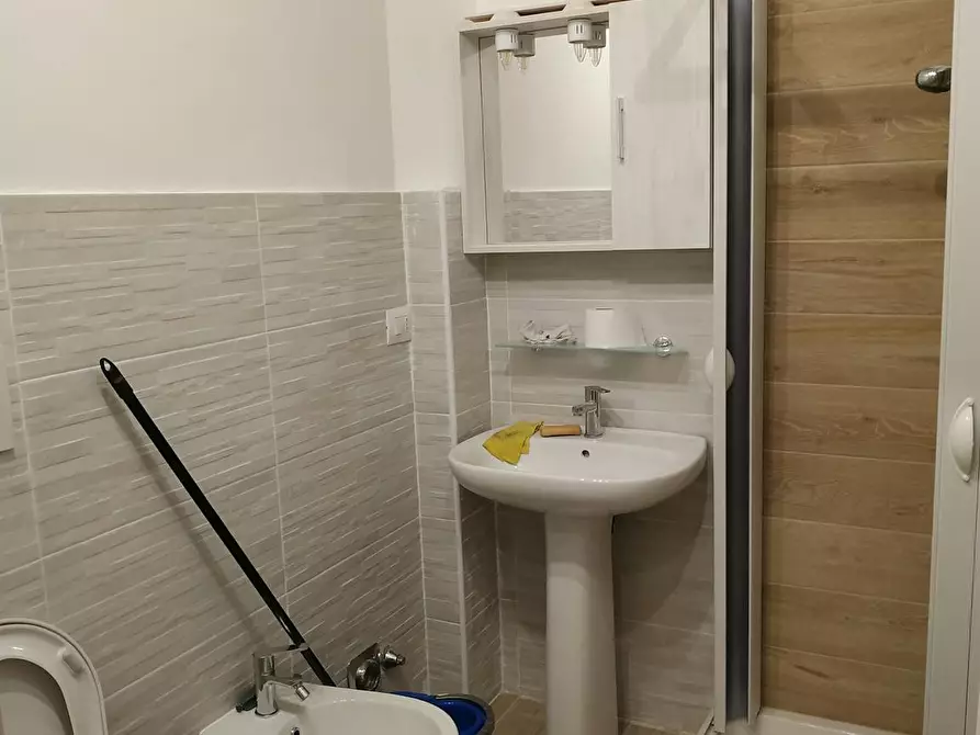 Immagine 5 di Camera in affitto  in Via Urbino a Torino