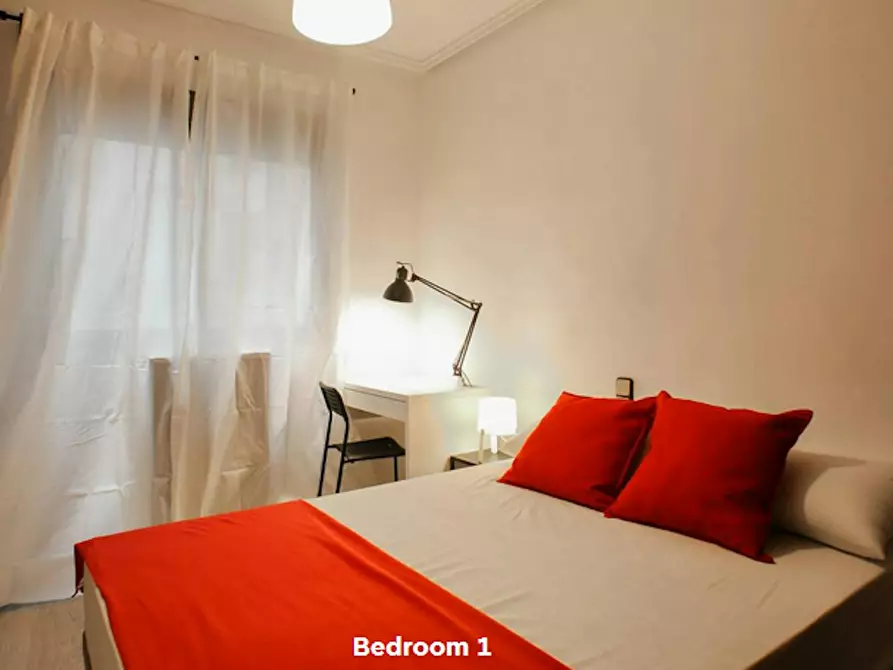 Immagine 2 di Camera in affitto  in Carrer de Xàtiva a Valencia