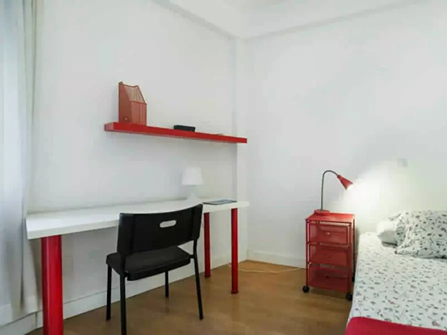 Immagine 2 di Camera in affitto  in Calle de Peña de Francia a Madrid