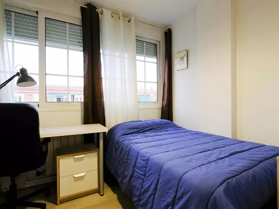 Immagine 1 di Camera in affitto  in Calle Doctor Barraquer a Getafe