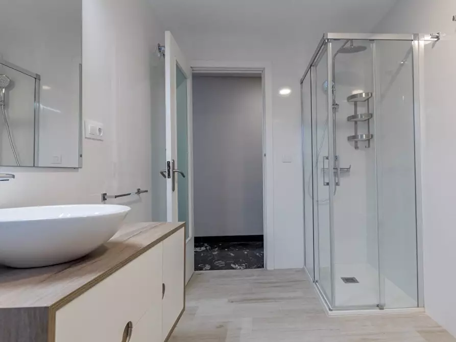 Immagine 5 di Camera in affitto  in Calle Periodista Azzati a Valencia