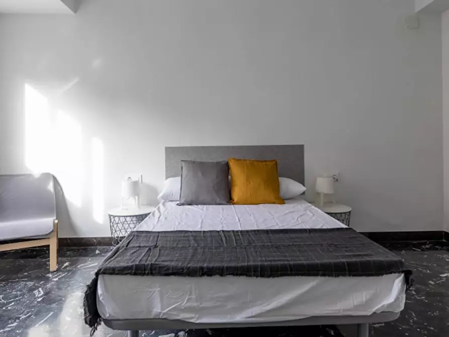 Immagine 3 di Camera in affitto  in Calle Periodista Azzati a Valencia