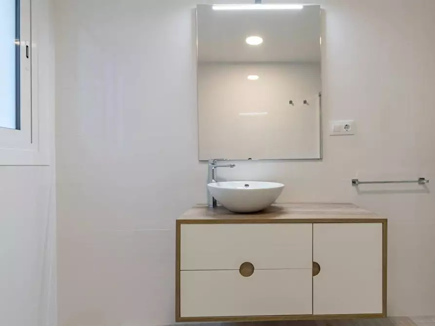 Immagine 6 di Camera in affitto  in Calle Periodista Azzati a Valencia