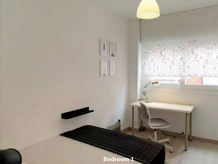 Immagine 3 di Camera in affitto  in Calle del Hachero a Madrid