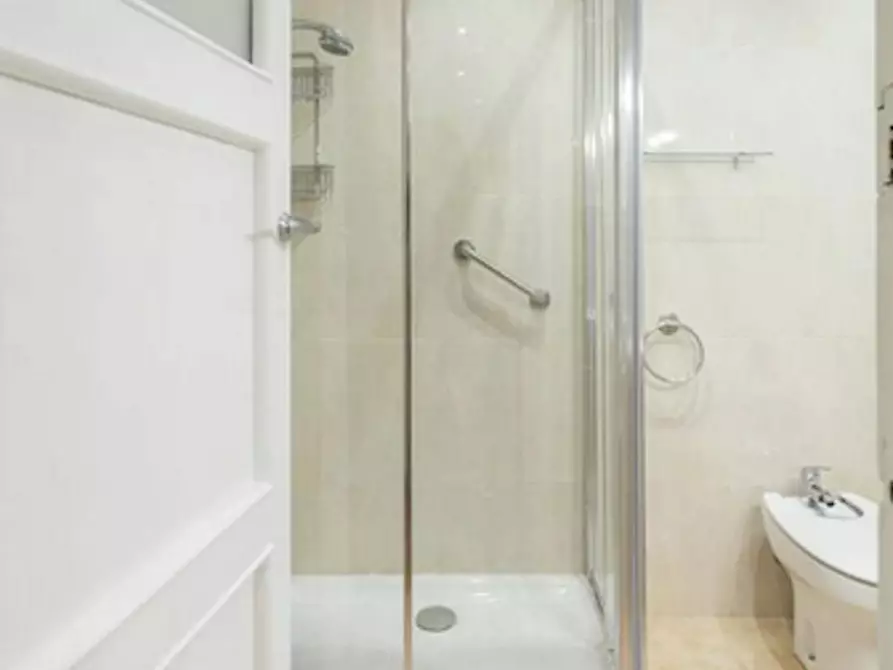 Immagine 8 di Camera in affitto  in Calle Duque de Sesto a Madrid