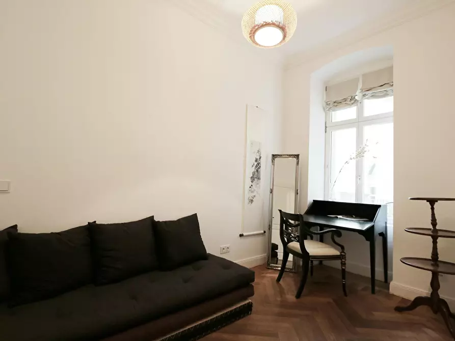 Immagine 10 di Appartamento in affitto  in Sophienstraße a Berlin