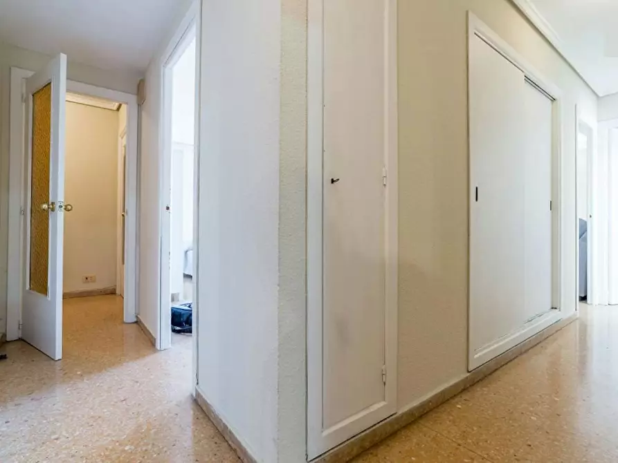 Immagine 9 di Camera in affitto  in Plaça Honduras a Valencia