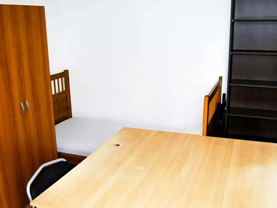 Immagine 4 di Camera condivisa in affitto  in Via Guglielmo Corrado Röntgen a Milano