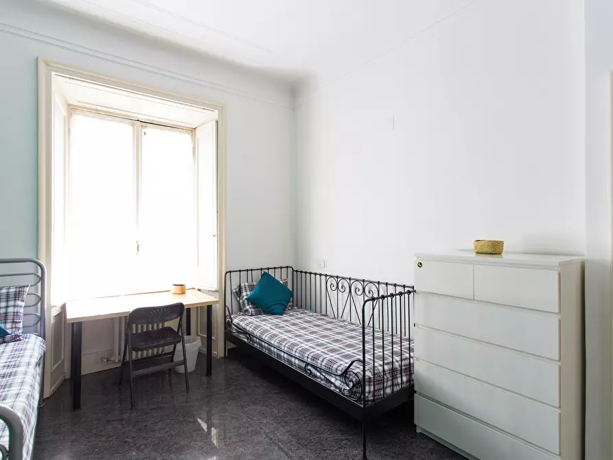 Immagine 8 di Camera condivisa in affitto  in Viale Romagna a Milano