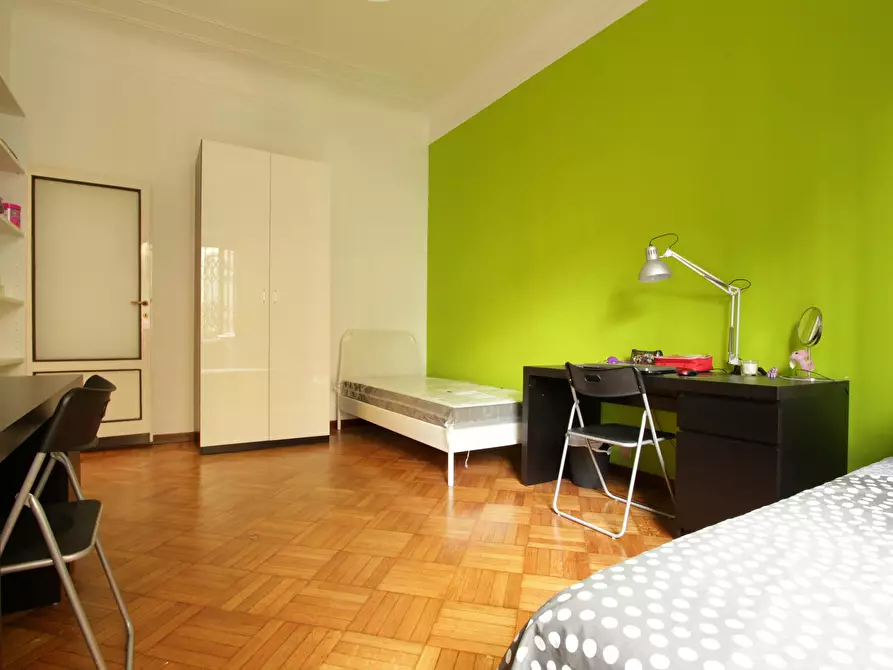 Immagine 2 di Camera condivisa in affitto  in Viale Romagna a Milano